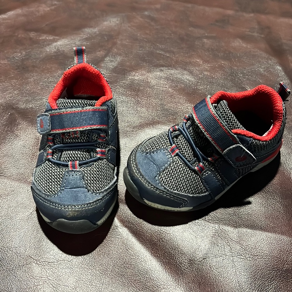 Stride Rite infant shoes: size 5
